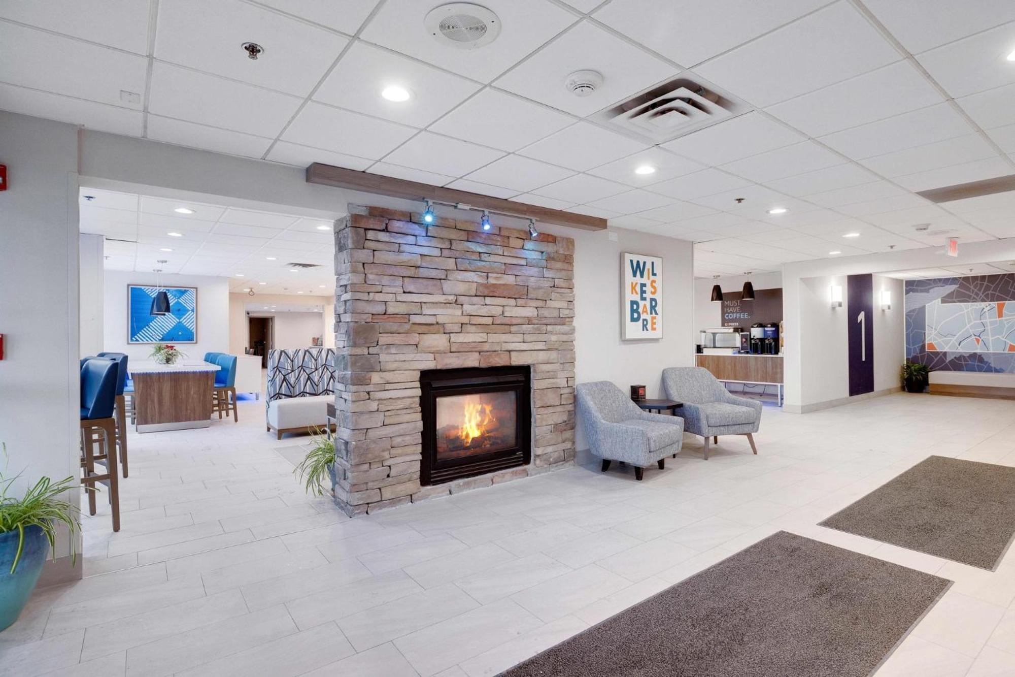 Holiday Inn Express Wilkes Barre East By Ihg Exterior foto